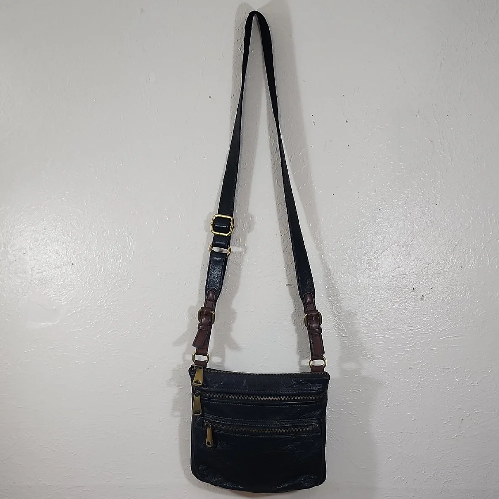 Fossil Black Leather Crossbody With Multi-storage Zippers And Thick Strap